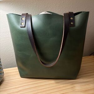 Portland Leather Goods Jade medium tote with grizzly handles